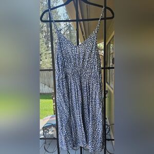 SHEIN Blue and White Patterned Fabric